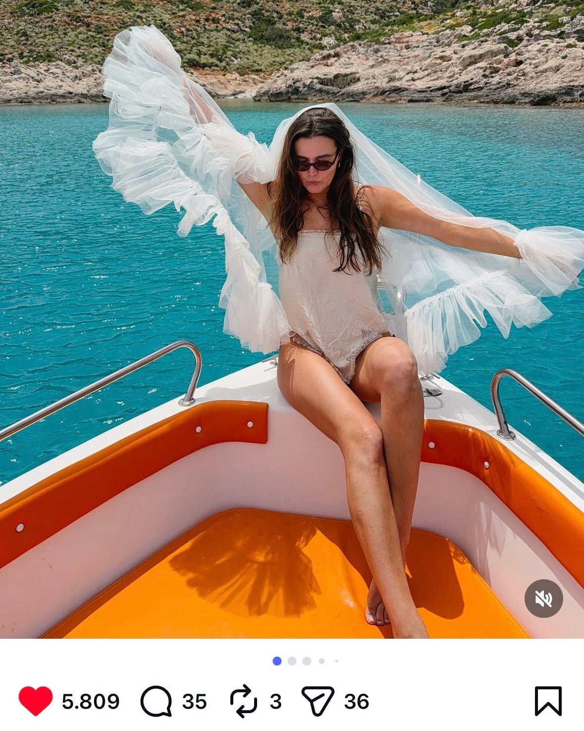 Hochzeit_Influencerin_Lina_Paltinat_trägt_Brautschleier_kurz_KAHEA_@linapaltinat