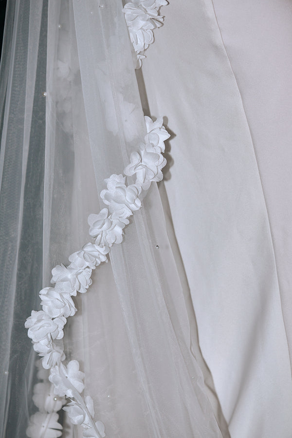 MOANA_Brautschleier_Cape_mit_Blumenrand_LEOKAI_details