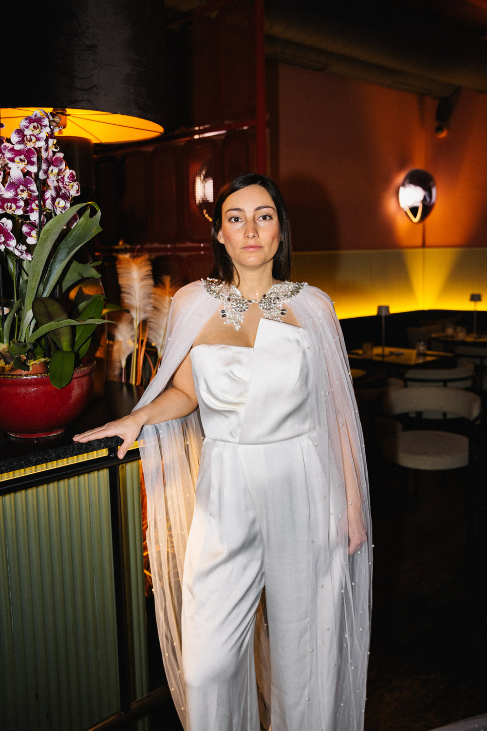 MOANA_Brautschleier_Cape_mit_Kette_AINALU_vorne