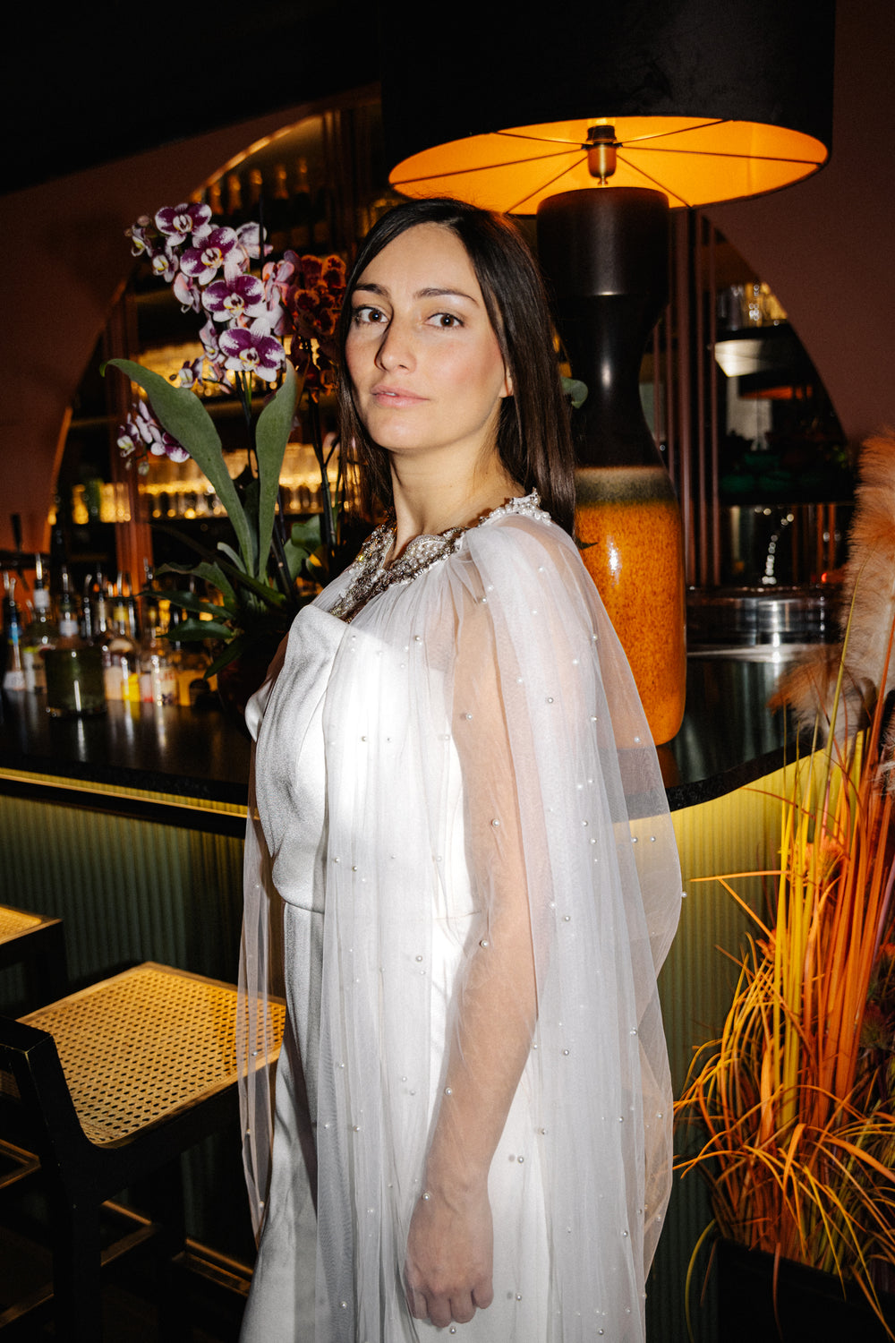 MOANA_Brautschleier_Cape_mit_Kette_AINALU_vorne