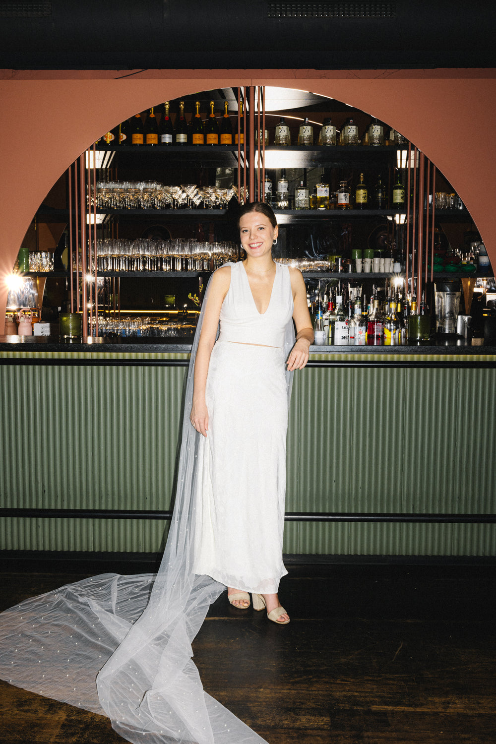 MOANA_Brautschleier_Cape_mit_Perlen_KOLEA_vorne