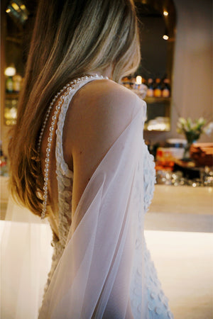 MOANA_Brautschleier_Cape_mit_Perlenkette_PALAOA_details